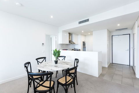 Trendy, Self Contained Inner City Apartment - Redcliffe Tourism 2