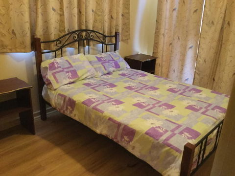 Tuscany Townhouse 3-4 - Redcliffe Tourism 2