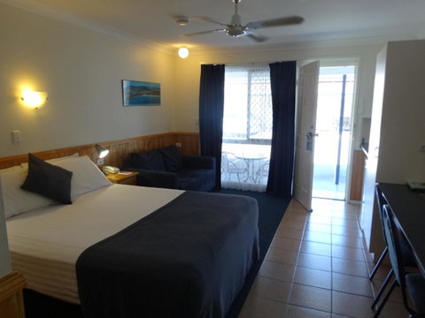 Twin Towns Motel - Redcliffe Tourism 1