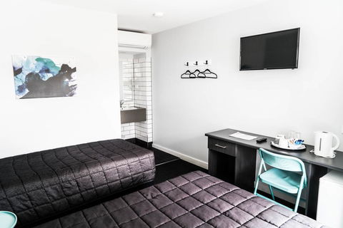 Twin Willows Hotel - Redcliffe Tourism 3