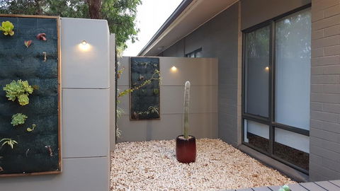 Two Bedroom Garden Apartment - Redcliffe Tourism 3