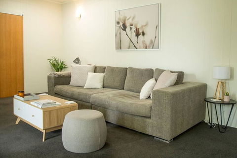 Two Bedroom Gem, Short Drive To MONA - Redcliffe Tourism 2