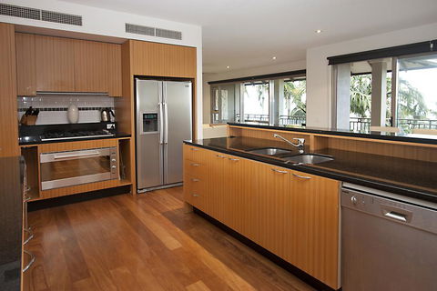 U 12 Santai - Redcliffe Tourism 2