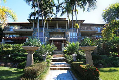 U 12 Santai - Redcliffe Tourism 1