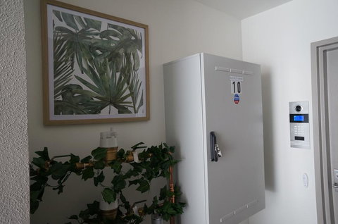 U201 Brunswick Living Brand New Deluxe Balcony Upper Floor Apartment Close To Airport And CBD - Redcliffe Tourism 2