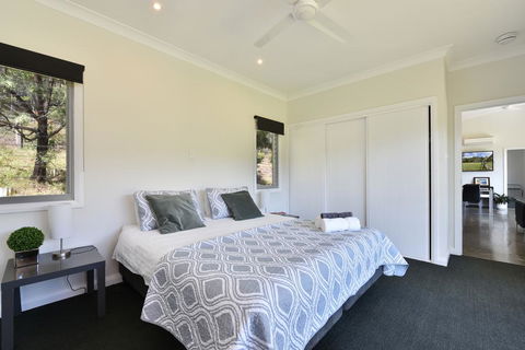 Valle Laguna - Redcliffe Tourism 3
