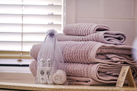Valley View Bed And Breakfast - Redcliffe Tourism 1