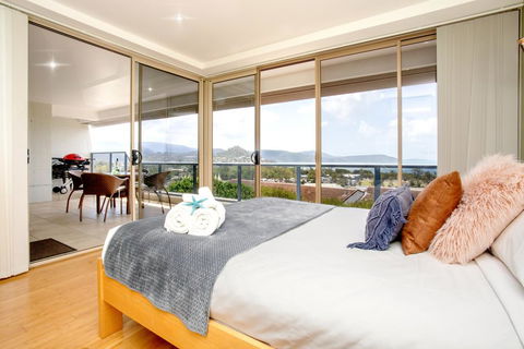 VIEWS ON ELSHEBY - Redcliffe Tourism 1