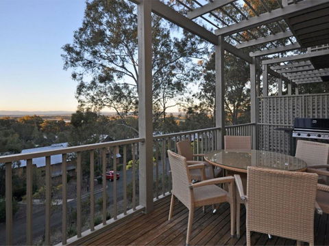 Villa 3br Bordeaux Resort Condo Located Within Cypress Lakes Resort (nothing Is More Central) - Redcliffe Tourism 0
