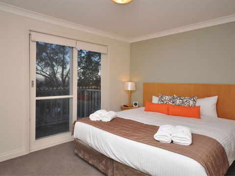 Villa 3br Bordeaux Resort Condo Located Within Cypress Lakes Resort (nothing Is More Central) - Redcliffe Tourism 2