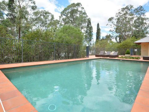 Villa 3br Beaujolais Luxe + Style Resort Condo Located Within Cypress Lakes Resort (nothing Is More Central) - Redcliffe Tourism 2