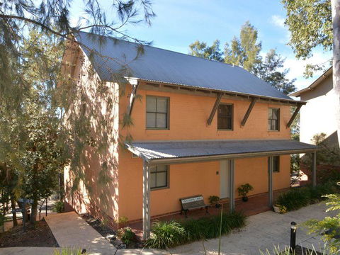 Villa 4br Vignerons Lodge Resort Condo Located Within Cypress Lakes Resort (nothing Is More Central) - Redcliffe Tourism 0