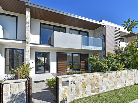 Villa Capri Waterside At Trinity Point - Redcliffe Tourism 0