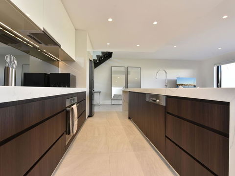 Villa Capri Waterside At Trinity Point - Redcliffe Tourism 2