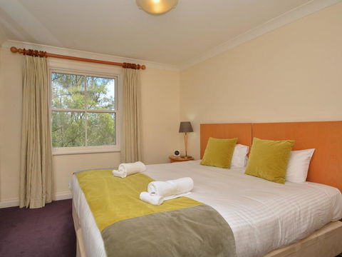 Villa Executive 2br Barbera Resort Condo Located Within Cypress Lakes Resort (nothing Is More Central) - Redcliffe Tourism 2