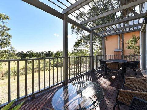 Villa Executive 2br Ferre Resort Condo Located Within Cypress Lakes Resort (nothing Is More Central) - Redcliffe Tourism 3