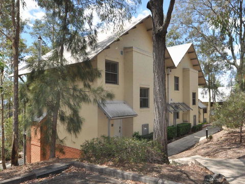 Villa Joie De Vie Located Within Cypress Lakes - Redcliffe Tourism 2