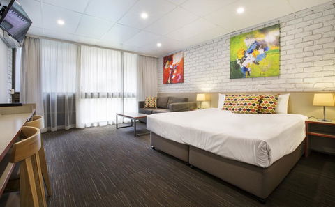 Villa Noosa Hotel - Redcliffe Tourism 1