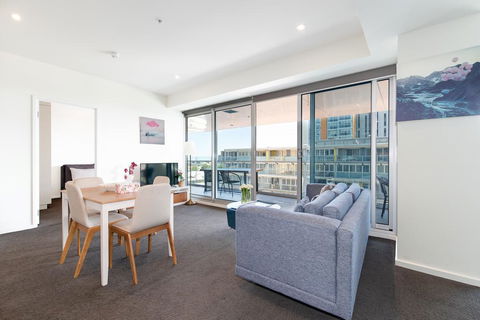 Vision On Morphett Adelaide Central - Redcliffe Tourism 1