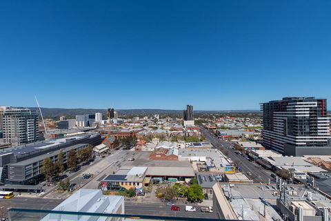 Vision On Morphett Adelaide Central - Redcliffe Tourism 2