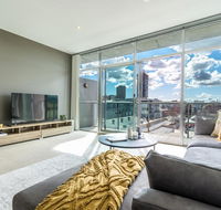 Vue of the East End-Wifi - Netflix - Nespresso - Redcliffe Tourism