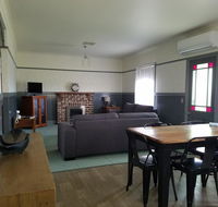Wagga Wagga Country Cottages - Redcliffe Tourism
