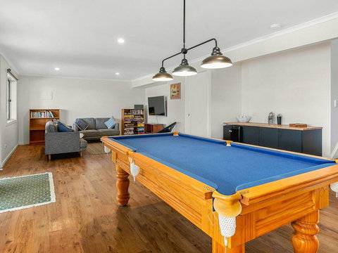 Waikiki Views - Redcliffe Tourism 1