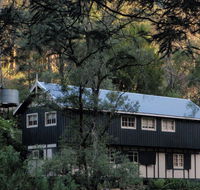 Walhalla Coach House - Redcliffe Tourism