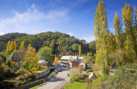 Walhalla's Star Hotel - Redcliffe Tourism 0