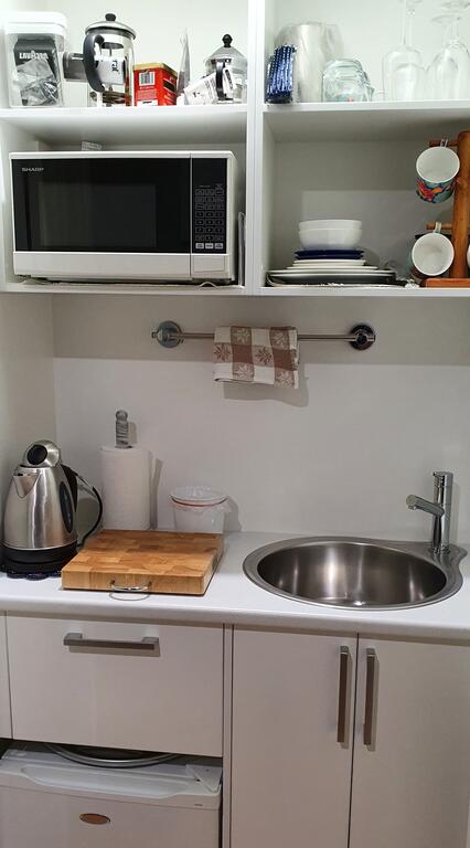 Wallabi Point Bed And Breakfast - Redcliffe Tourism 3