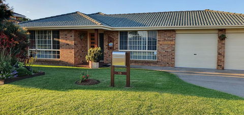 Wallabi Point Bed And Breakfast - Redcliffe Tourism 1