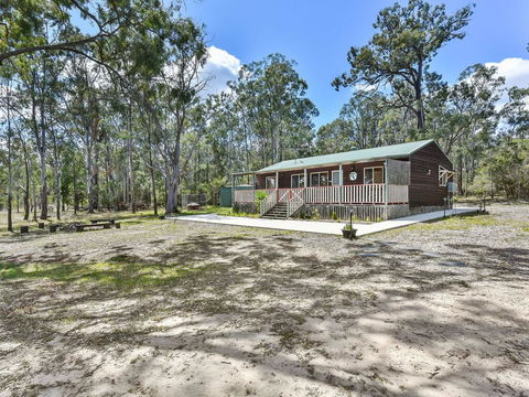 Wallaby Cottage - Cute Accom In Bushland Setting - Redcliffe Tourism 1