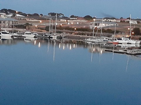Wallaroo Marina Sea Vu Apartment - Redcliffe Tourism 2