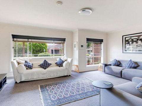 Walling-Clifton Gardens - Backing Onto Golf Course - Redcliffe Tourism 0