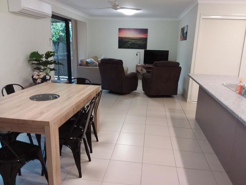 Waratah And Wattle Apartments - Redcliffe Tourism 0