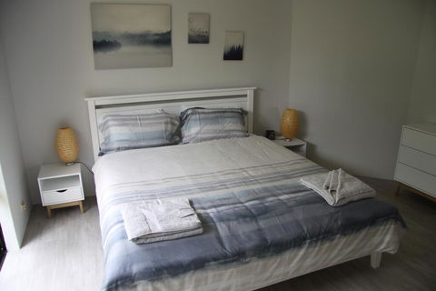 Warnbro Beach Family Accommodation - Redcliffe Tourism 0