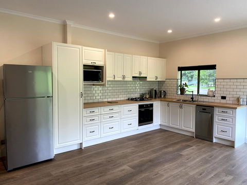 Waterfall Unit Farm Stay - Redcliffe Tourism 2