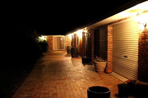 Waterfall Way Farmstay - Redcliffe Tourism 1