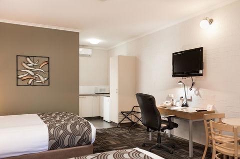 Blazing Stump Motel & Suites - Redcliffe Tourism 9