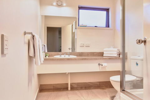 Blazing Stump Motel & Suites - Redcliffe Tourism 5