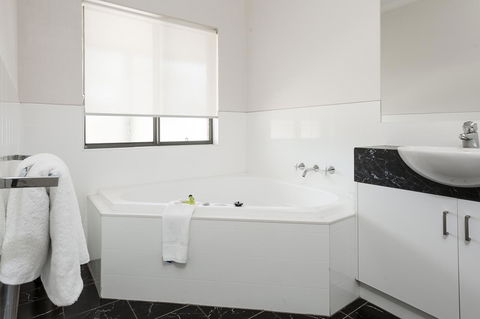 Blazing Stump Motel & Suites - Redcliffe Tourism 33