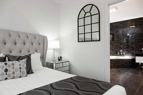 Blazing Stump Motel & Suites - Redcliffe Tourism 25