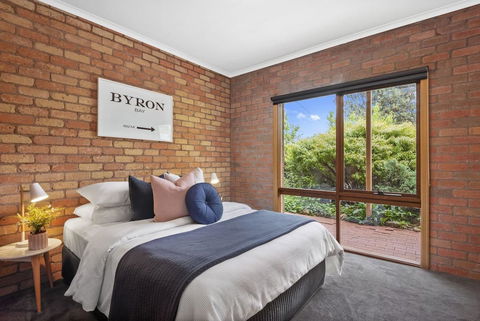 The Perfect Zone- SLEEPS 12 - Redcliffe Tourism 13