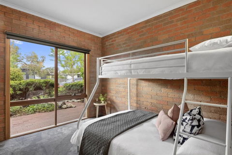 The Perfect Zone- SLEEPS 12 - Redcliffe Tourism 14