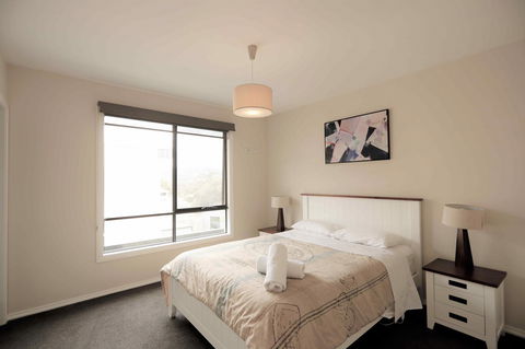 Apollo Bay Seal Apartments - Redcliffe Tourism 17