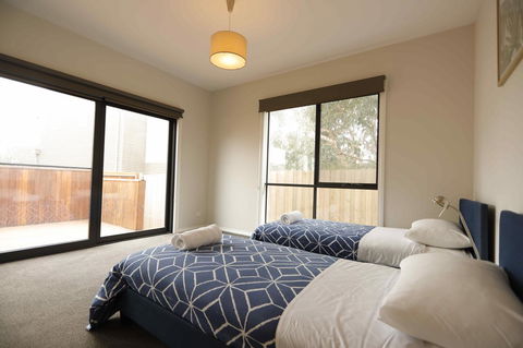 Apollo Bay Seal Apartments - Redcliffe Tourism 15