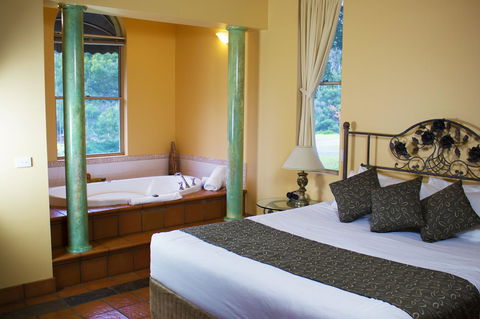 Marwood Villas - Redcliffe Tourism 6