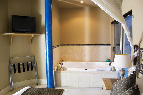 Marwood Villas - Redcliffe Tourism 22
