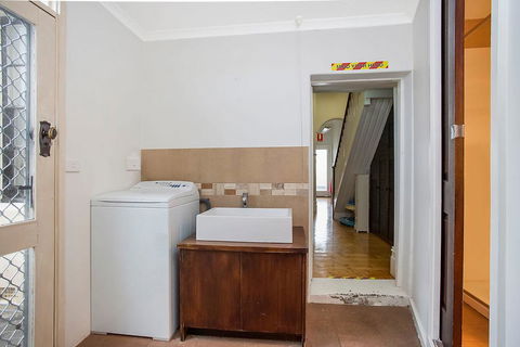 Plummers Mill - Central Townhouse - Redcliffe Tourism 10