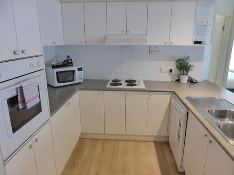 Lifestyle Apartments At Ferntree - Redcliffe Tourism 16